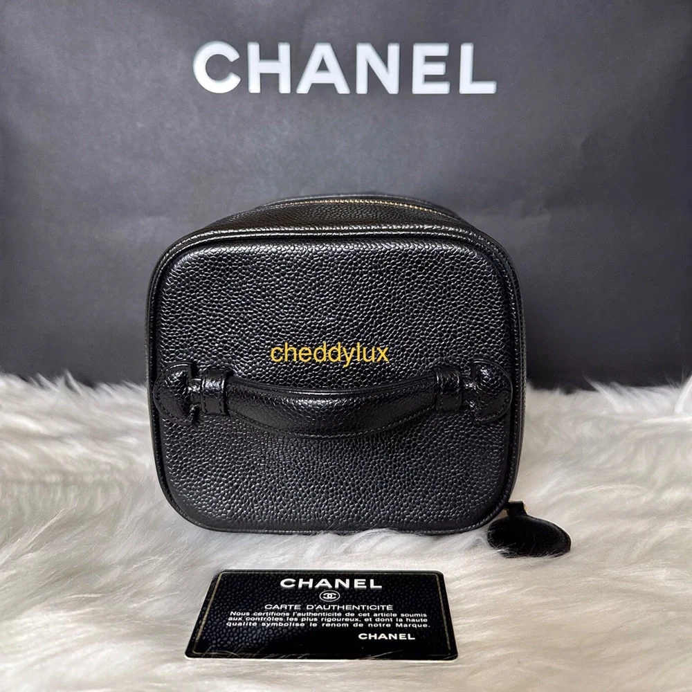 🖤🖤🖤Authentic Black CHANEL CC Stitch Vanity Caviar Handbag